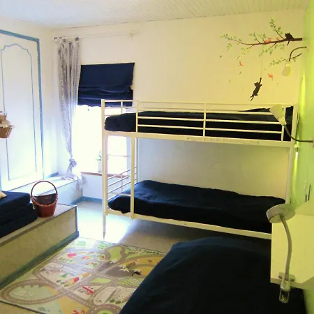 Cozy Near With Private Terrace Feriehus
